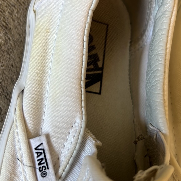 Vans - Picture 4 of 6